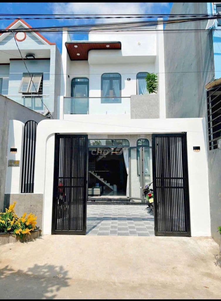 Bán nhà 1trệt1lầu sổ hồng riêng, dt 72m2 ngay KDC Phong Phú giá 980tr