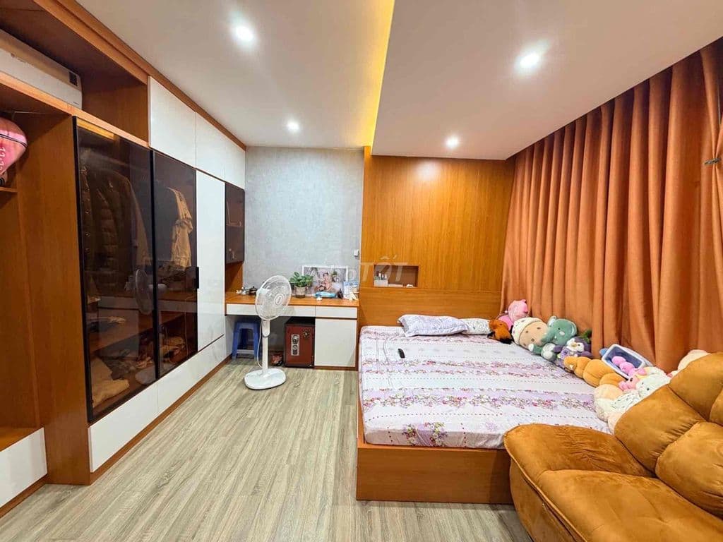NHÀ TRUNG TÂM LONG BIÊN 5tỷ-50m2 - ở ngay