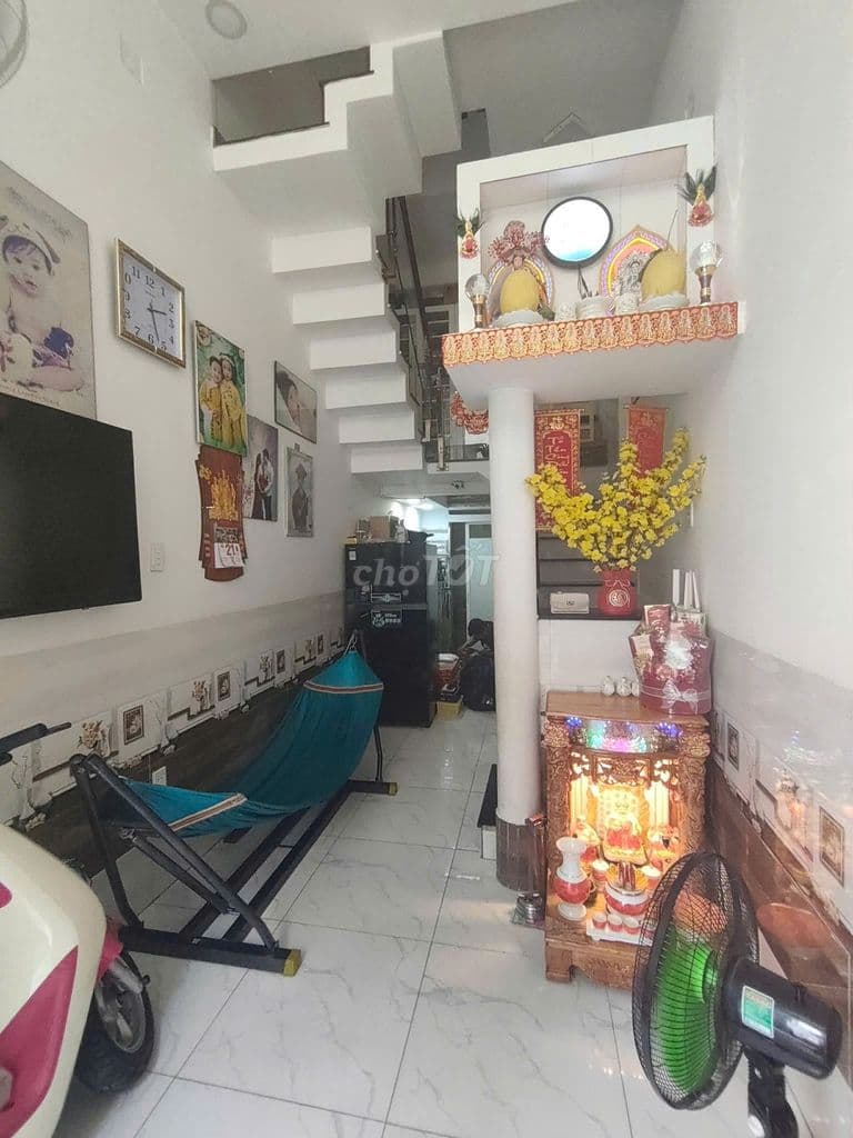 SÁT MẶT TIỀN HẬU GIANG Q6 23M2 3 TẦNG BTCT 3PN 3WC SHR GIÁ 3.6 TỶ