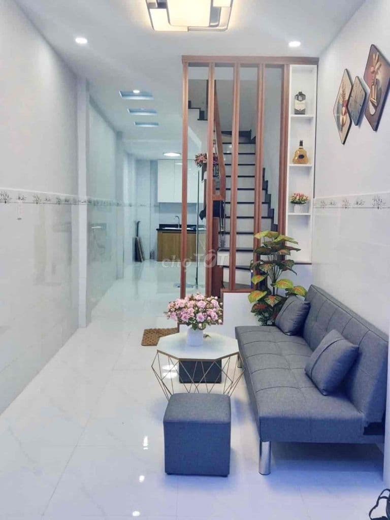 Nhà 2 tầng mới CMT8 Quận 3 giá 3 tỷ