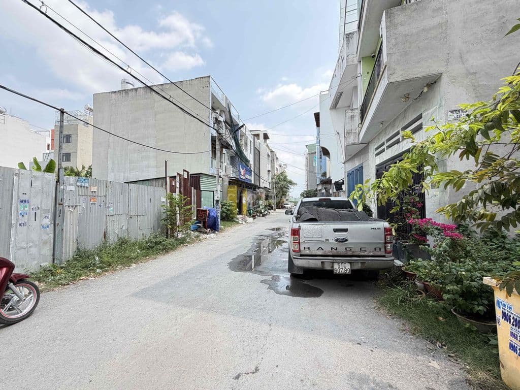 Bán đất 1 sẹc hẻm 154 vườn lài gần cầu sắt - Ảnh 2