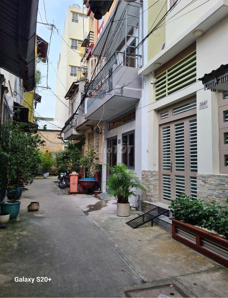 Nhà giá tốt Hẻm đẹp Hai Bà Trưng đối diện nhà thờ Tân Định