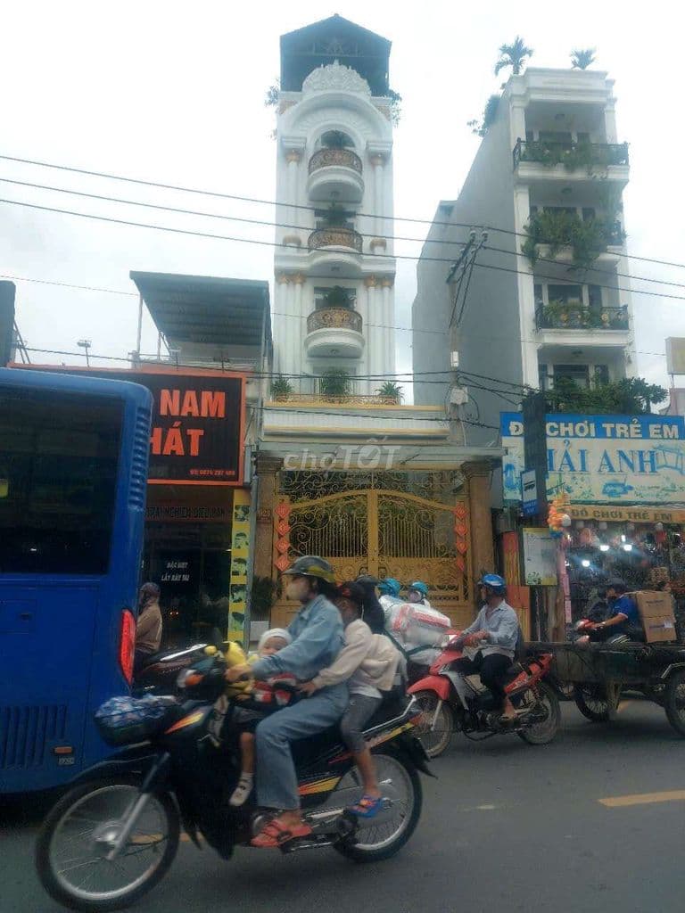 Tòa Nhà 5m x 30m. 6 Tầng DTSD 610m2 Thang Máy Mặt Tiền Nguyễn Ảnh Thủ - Ảnh 2