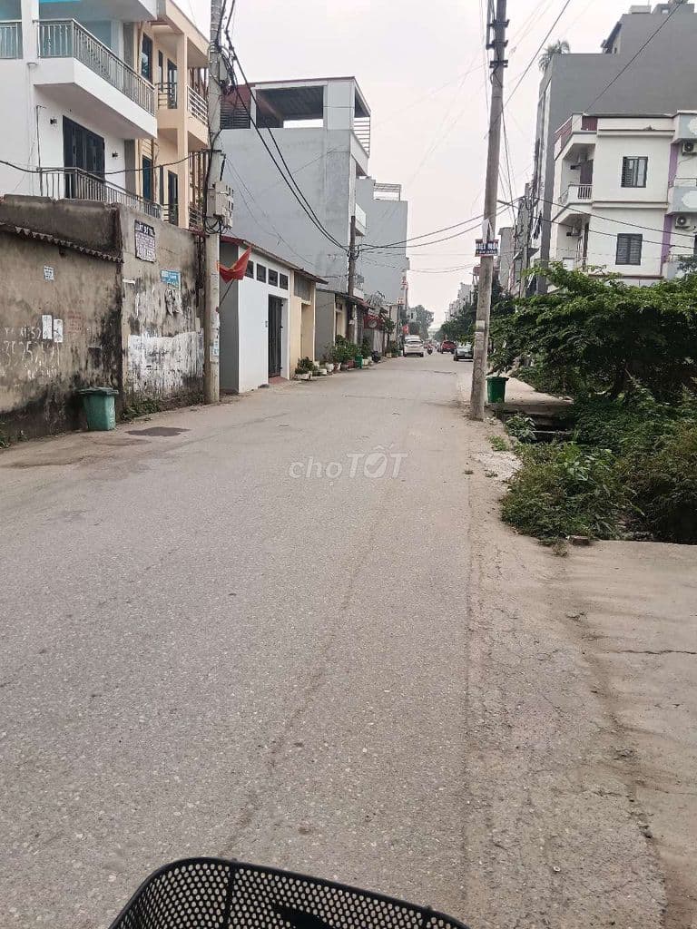 Nhà cực đẹp,Quang Minh, Mê Linh đường lớn ôtô đỗ cửa 5.x tỷ