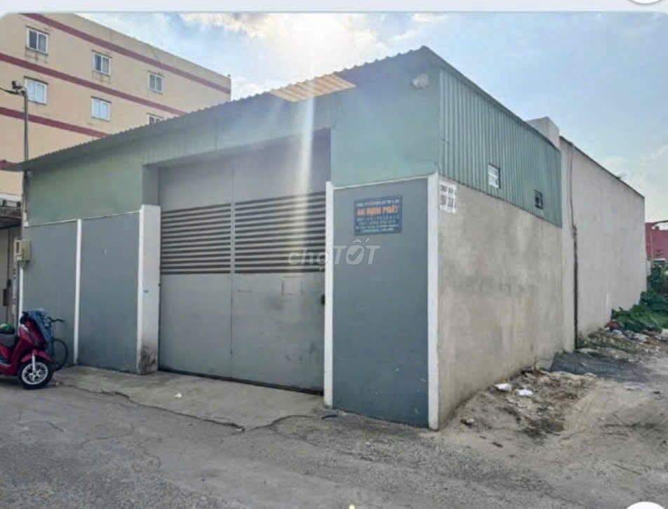 Bán nhà 8x24 nhà cấp 4 ngay ngã tư trung chánh