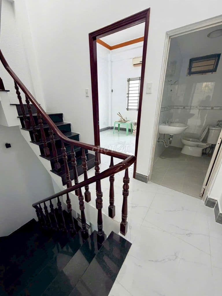 CHÍNH CHỦ BÁN NHÀ MỚI 3 TẦNG – HẺM Ô TÔ 8M BÙI MINH TRỰC