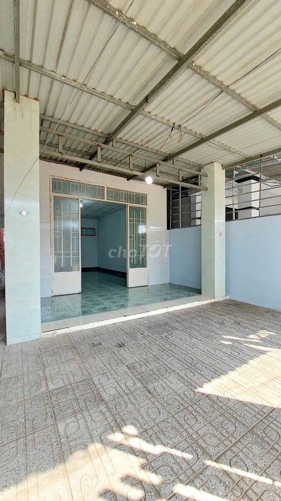 Bán gấp căn nhà cấp 4 ở Đ. Số 82 , Tân Phú Trung 100m2 -SHR- giá 740tr - Ảnh 2