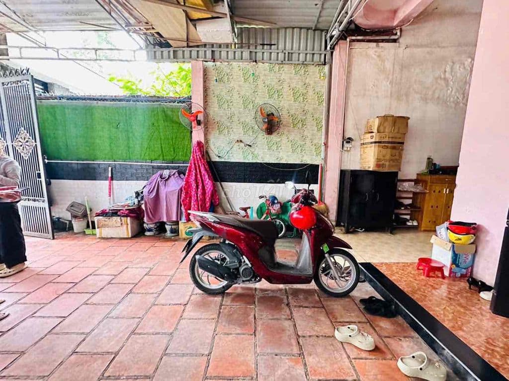 Nhà 2 Tầng Có Sân Oto - Mặt Tiền Đại Học Cảnh Sát - 125M2 - Ngang 5,9M - Ảnh 2