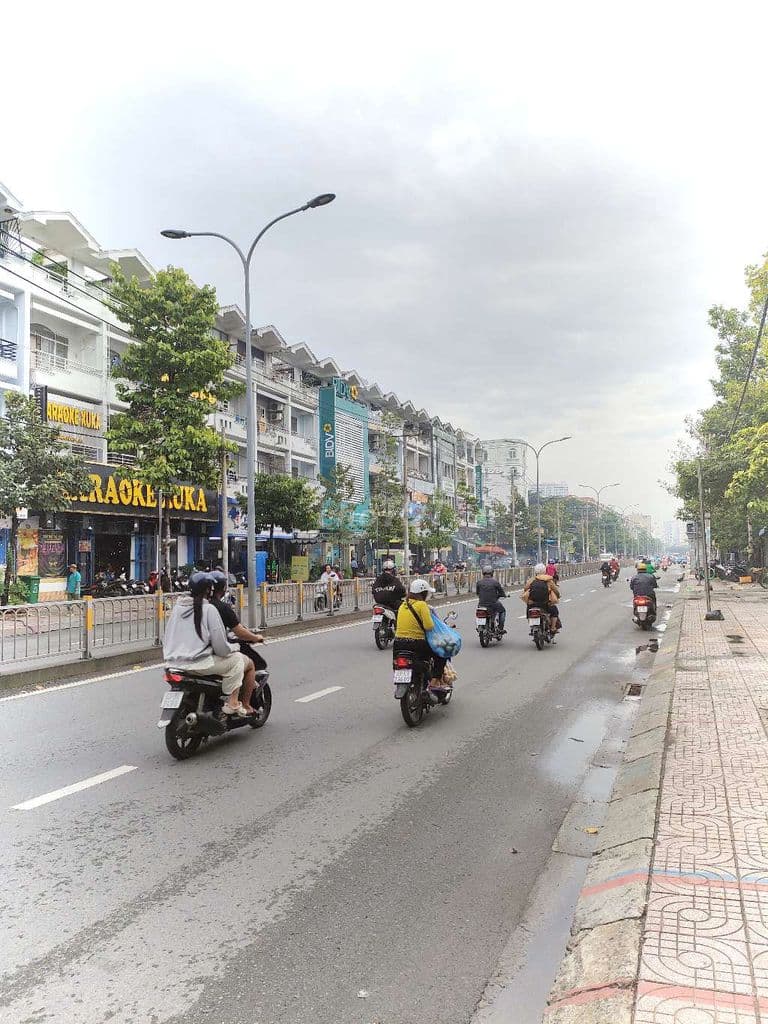 Nhà bán MT Tạ Quang Bửu gần BX quận 8. Nhà 80m2 4 lầu chính chủ 1 đời - Ảnh 3