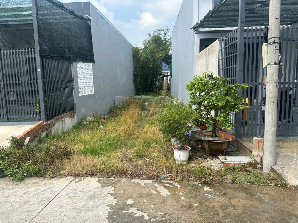 100m2 Đất Củ Chi, đường rộng rãi, dân cư đông, sổ hồng riêng chỉ 700tr