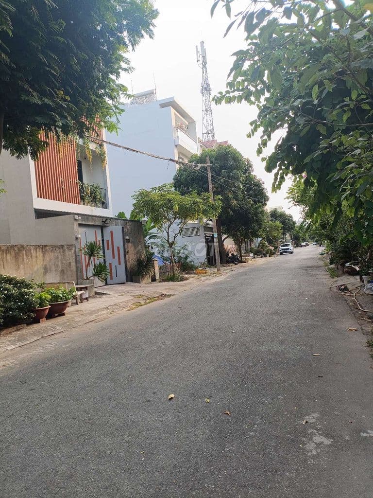 Nhà mặt phố đẹp, rộng rái thoáng mát, khu dân trí cao, cần tiền bán - Ảnh 3
