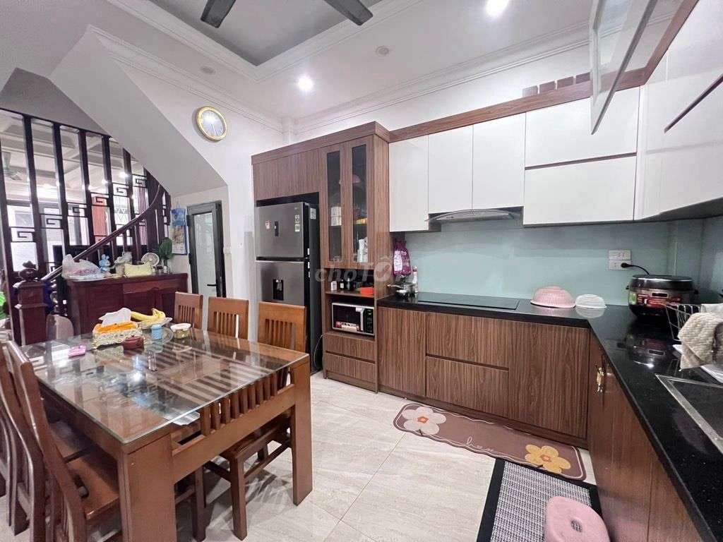 Gia đình cần bán gấp nhà đường Bồ Đề - chân cầu Chương Dương -ngõ ô tô - Ảnh 3