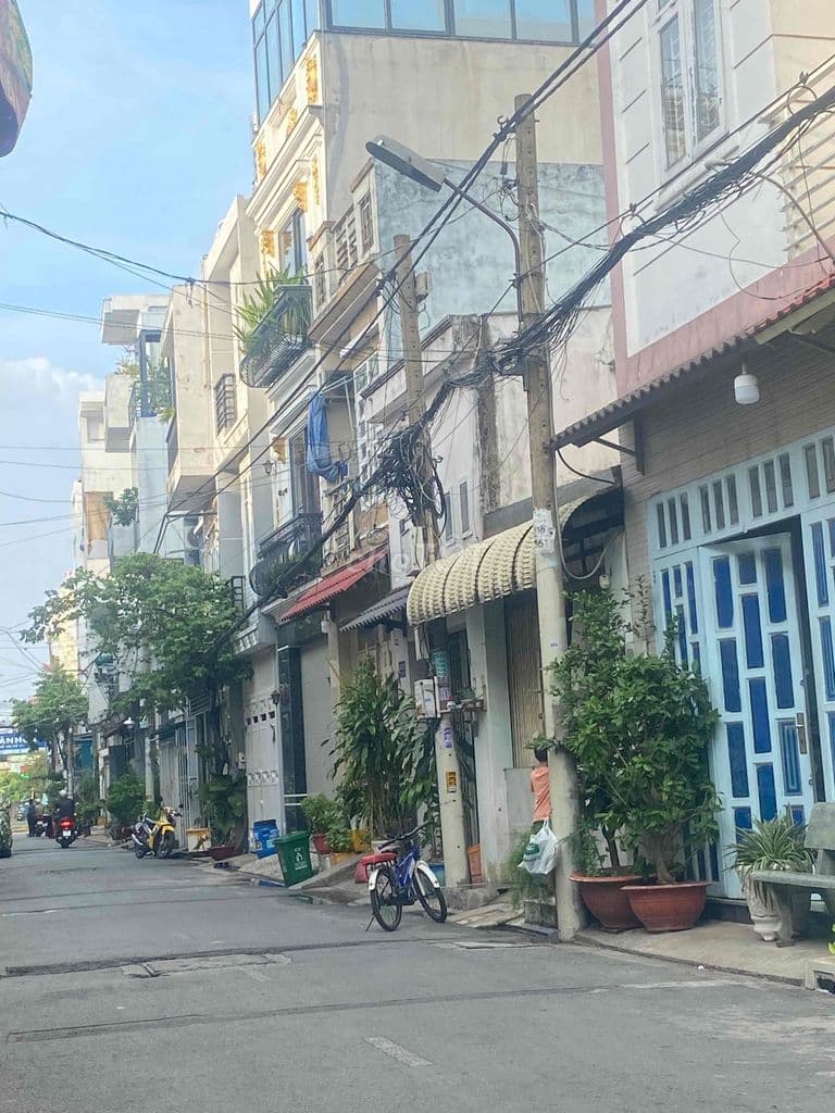 Đường nhựa 7m thông Phạm Đăng Giảng, nhà 3 tầng, giá 5.x tỷ