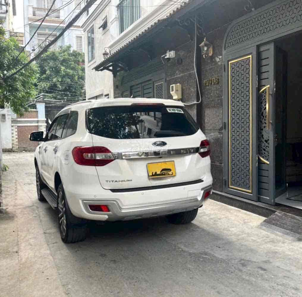 Giảm Giá nhà Xe hơi vào nhà. Hoàng Hoa thám. P7 Bình thạnh, Nhà mới