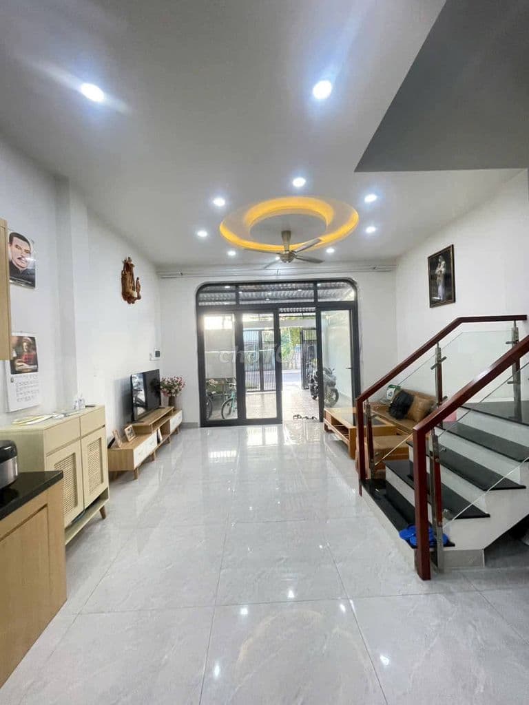 Bán nhà mới 5*20m lầu trệt. Mt nhựa Tân Hiệp. Xã Hóc môn