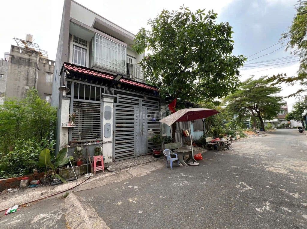 cặp nhà đôi bán