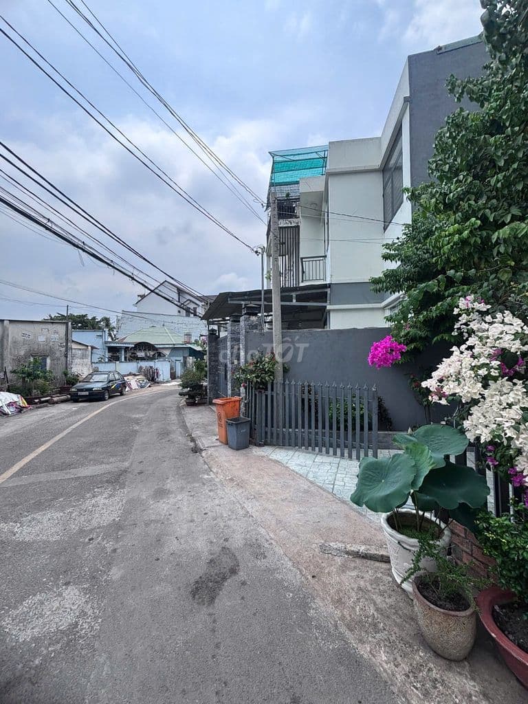 bán nhà 1 trệt 2 lầu mái Thái 149m full nội thất đường Làng Tăng Phú - Ảnh 3