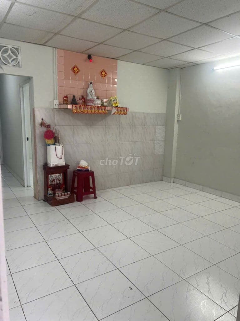 Chung cư mặt tiền Quận 5 sổ hồng riêng có tầng lửng, sân thượng lớn