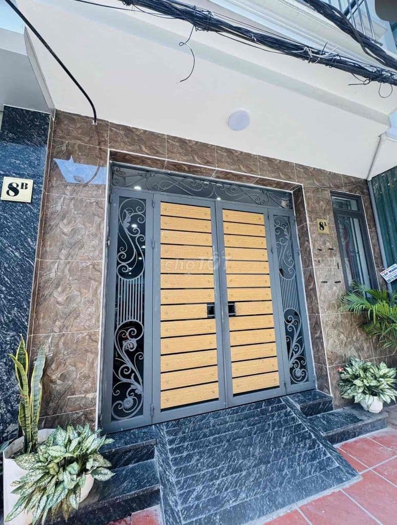 Chính chủ cần bán gấp nhà đẹp Phố Trần Khát Chân - Ảnh 2