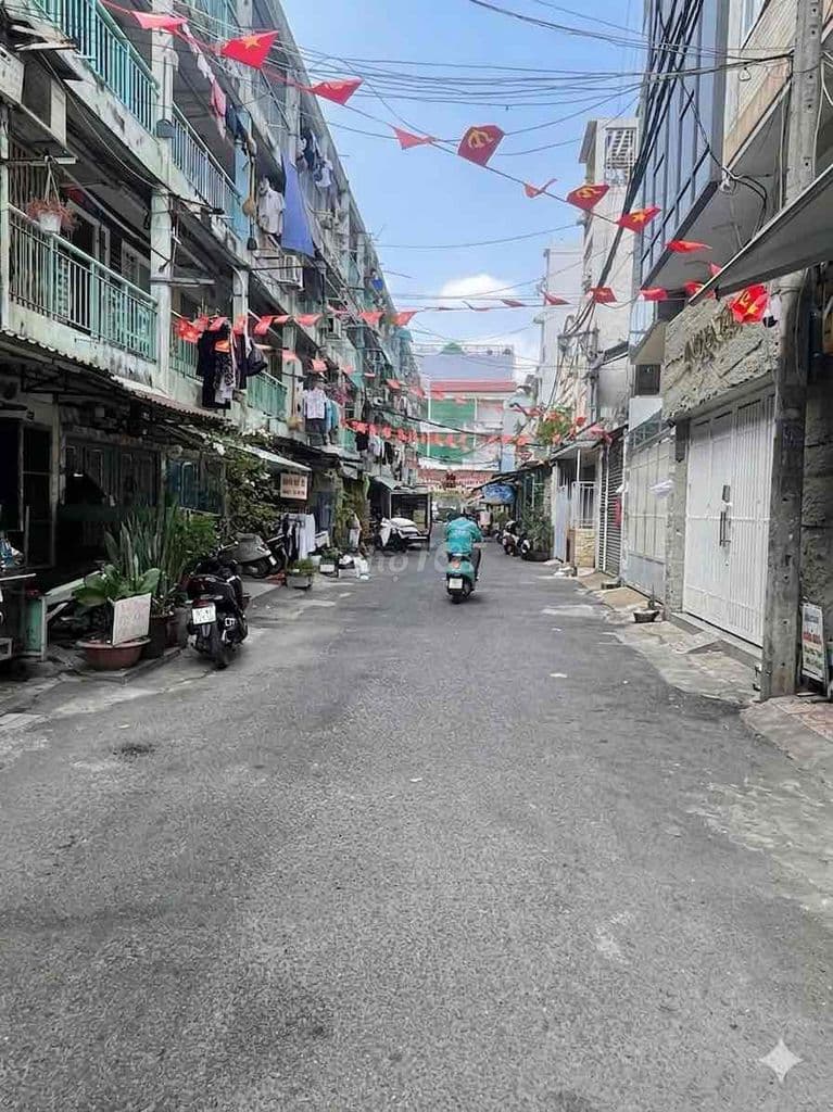 Ngộp bank, Bán nhà hẻm 8m khu ẩm thực Nguyễn Thiện Thuật, Quận 3. - Ảnh 2