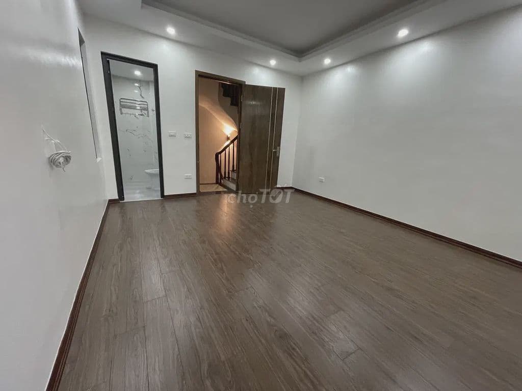 Tôi bán nhà lô góc nhà mới NGUYỄN VĂN VIÊN, 52M2 5 tầng, cạnh Timecity