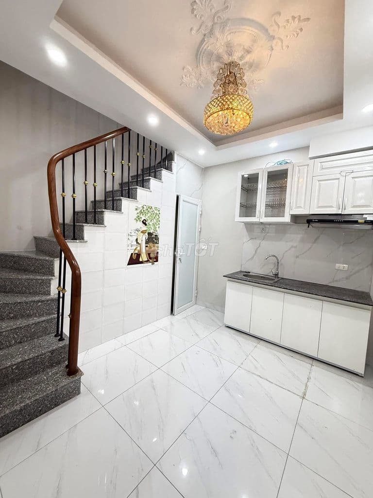 Bán nhà riêng tại Minh Khai, 3,3 tỷ, 17m2 bao đẹp xuất sắc