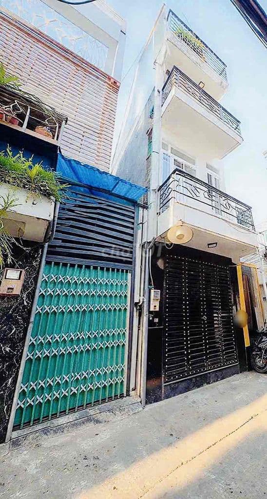 ✅Nhà 3 tầng, gần chợ Bùi Văn Ba, có giá đầu tư