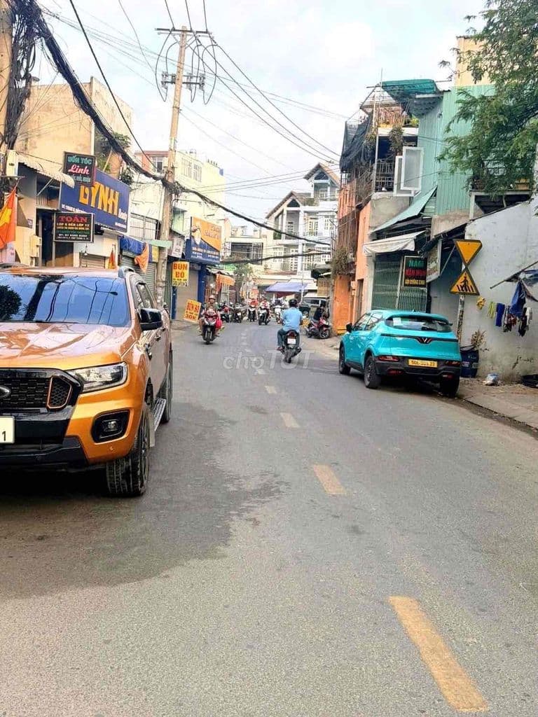 NHÀ 3 TẦNG MẶT TIỀN ĐƯỜNG HIỆP THÀNH, GẦN CHỢ ĐÔNG QUANG