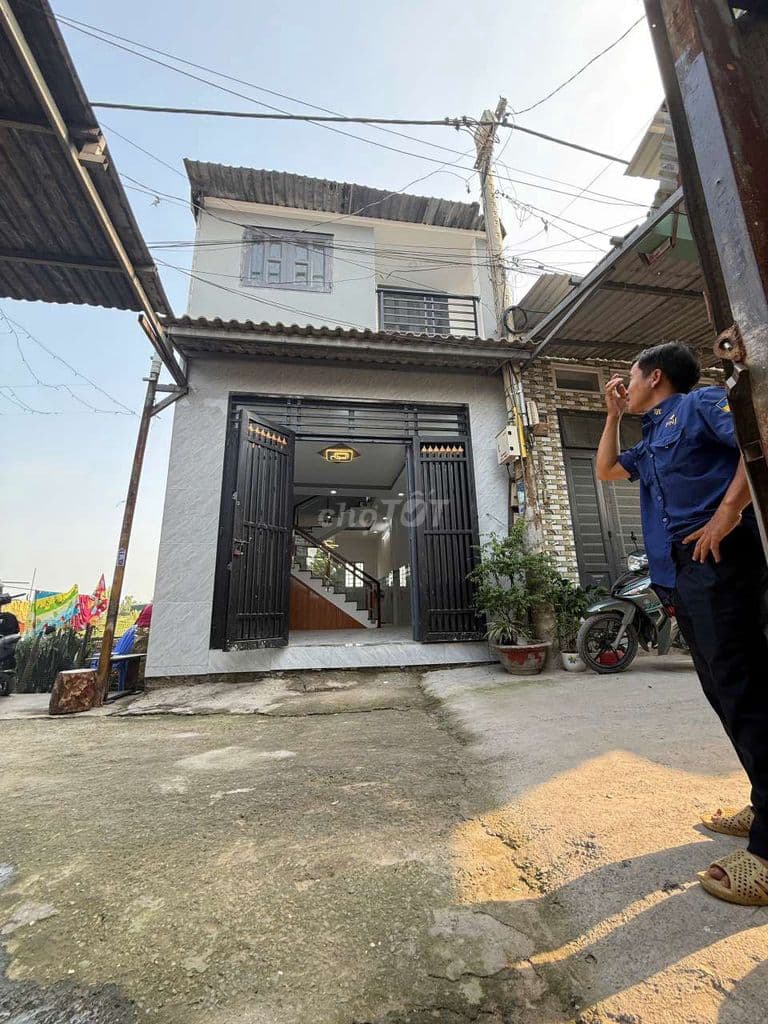 Bán nhà đẹp ở ngay DT: 4m*11m 1T+ lầu 3pn,2w, phòng khách đường 4m