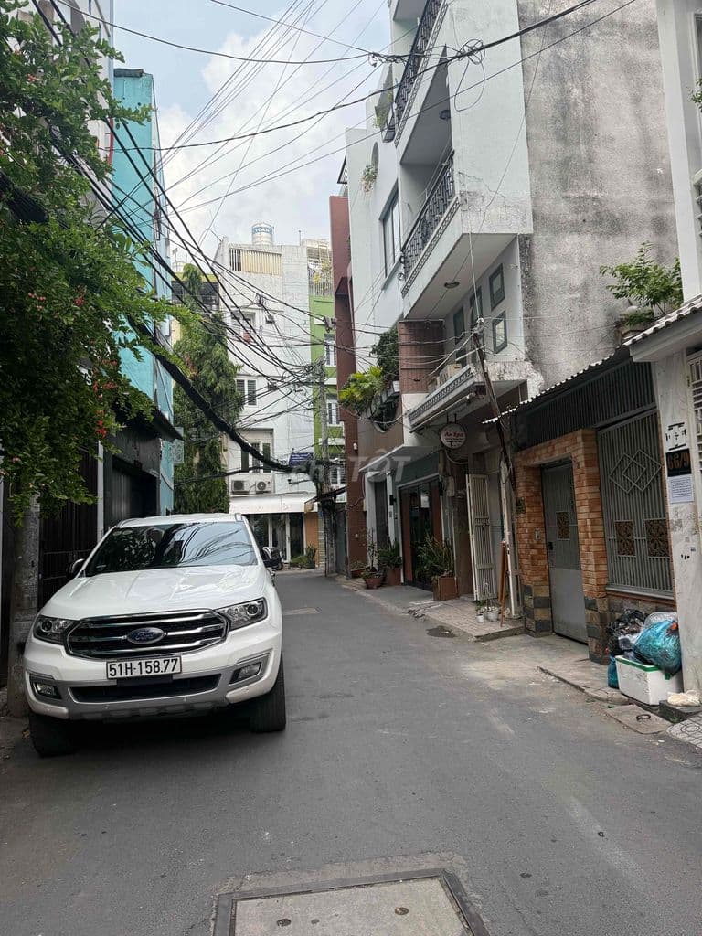 Cần bán nhà nở hậu 195,1 m² .khu sầm uất bên cạnh Phan Xích long