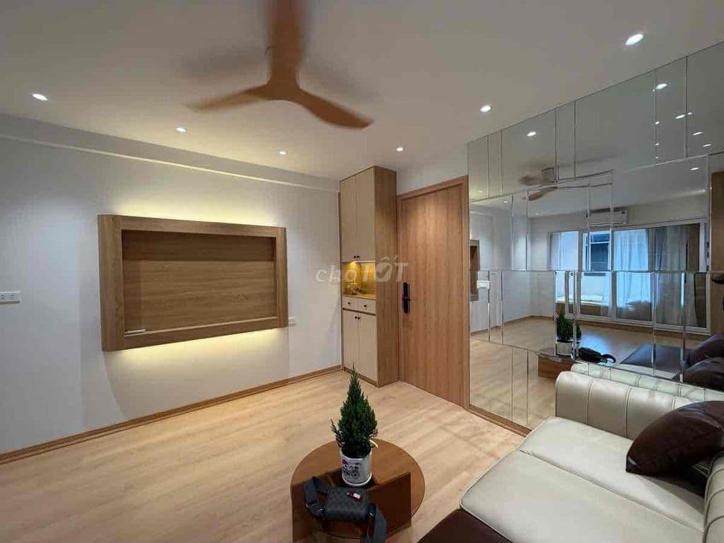 TT Lò Đúc, 60M, tầng 2 , nội thất cao cấp, sân chơi thoáng mát