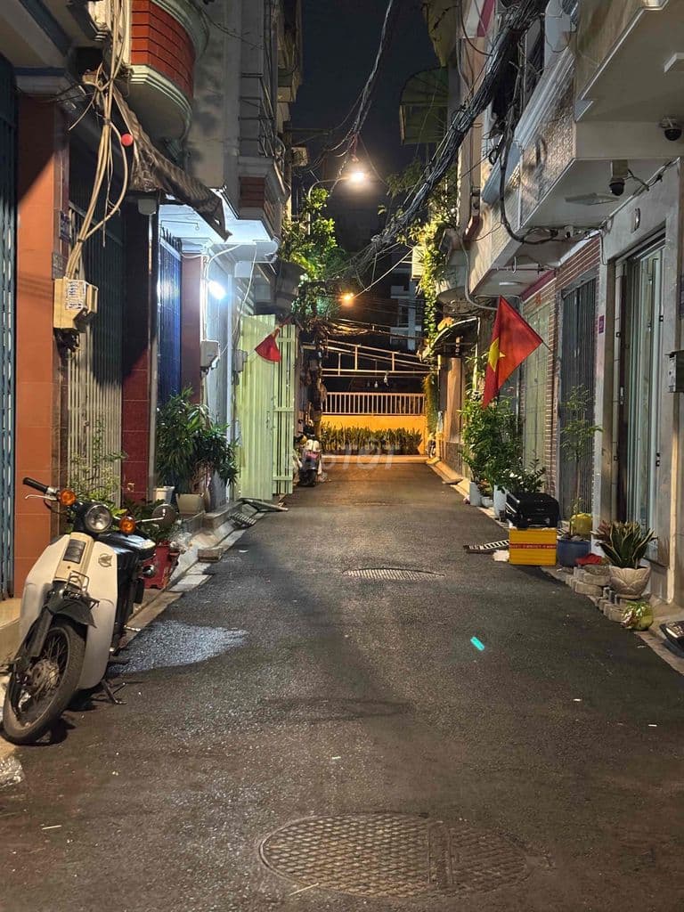 chính chủ bán nhà hxh nhựa cách st emart 100m phan huy ích