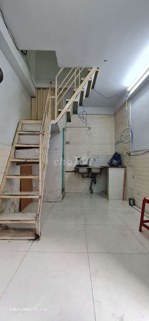 BÁN NHÀ NHỎ 2 LẦU 1,4 tỷ ( QUẬN 4 ) - Ảnh 2
