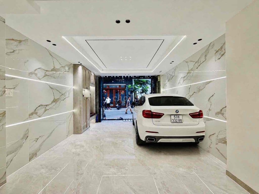 nhà Tân Bình. Khu phân lô. đường 10m xe tải, CÓ THANG MÁY, GARA XE HOI