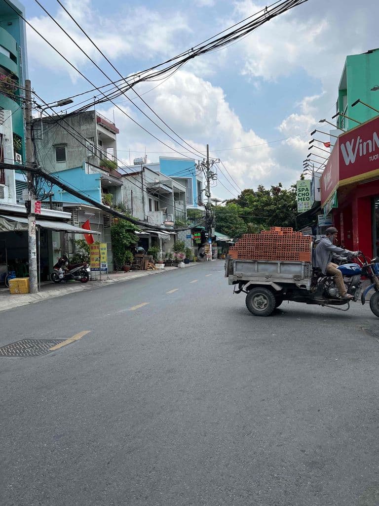 ĐẤT 76m2 - NGANG 5,2 - HẺM THÔNG