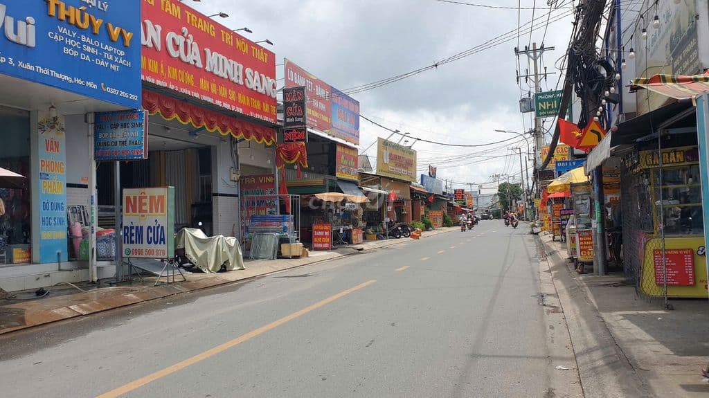 Bán gấp nhà mặt tiền Trần Văn Mười 6m*23m, 01 lầu, gần chợ Đại Hải HM