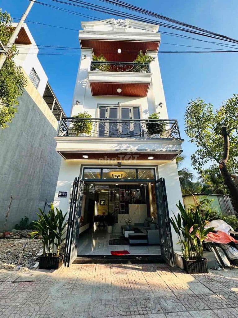 Nhà xây mới 3 tầng hẻm 12m có vỉa hè đường Thạnh Xuân 52 - Quận 12