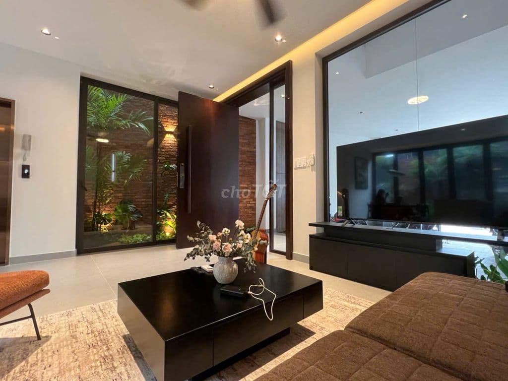 Bán nhà mới xây 100% có thang máy, sân vườn - Ảnh 3