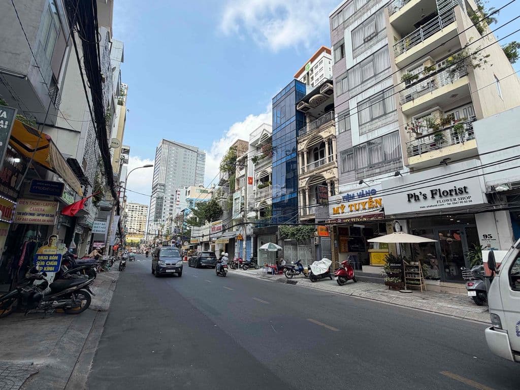 NHÀ 5LẦU MT ĐƯỜNG NGUYỄN VĂN THƯƠNG,P25,BT.Đoạn KD sầm uất dtsd:320m2 - Ảnh 2