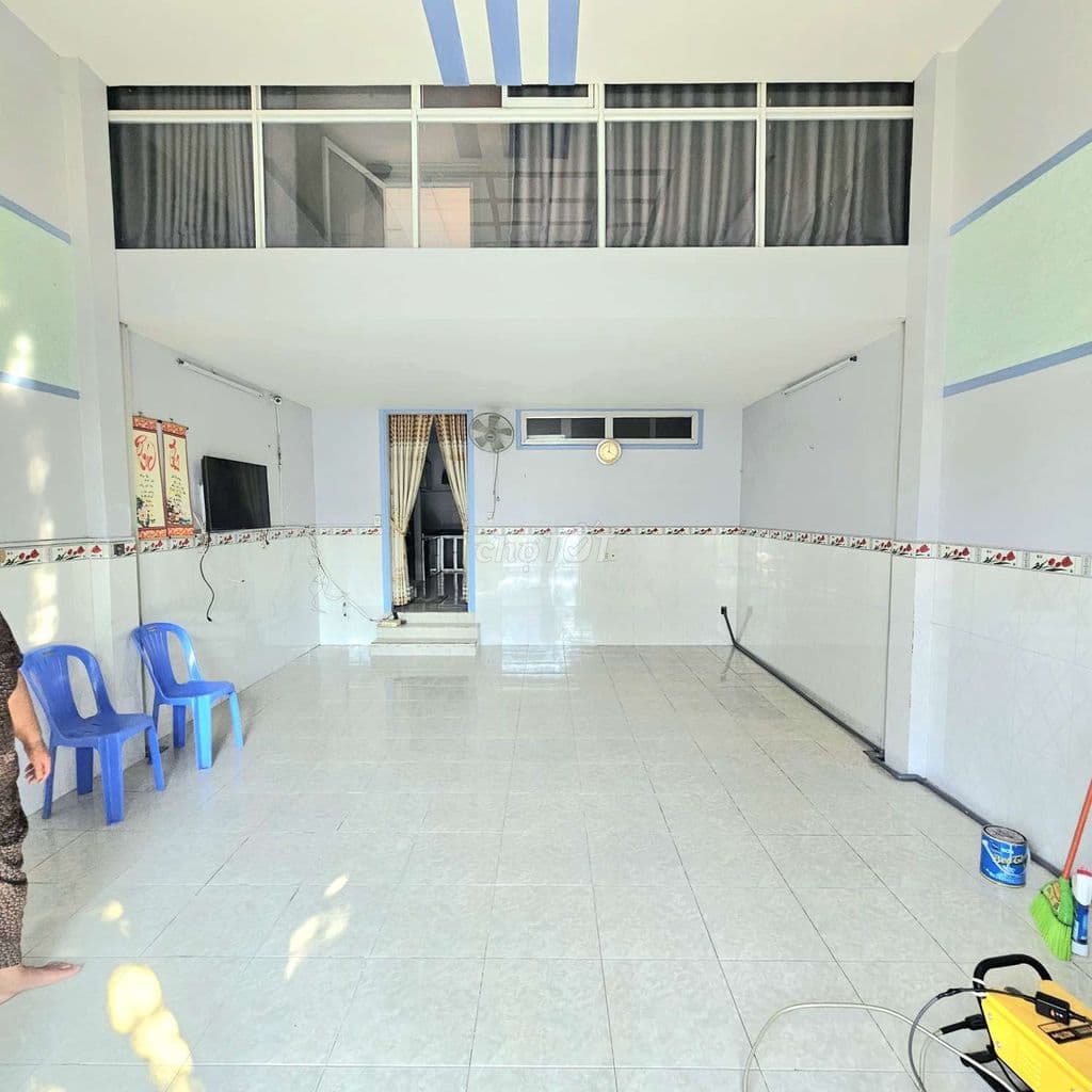 nhà mặt tiền kinh doanh 5x13m 2 tầng 4.2 tỷ