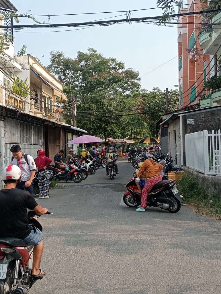 nhà gốc 2 mặt tiền đường số 5 KDC bình hưng DT 6m x 11m trệt 3 lầu - Ảnh 2