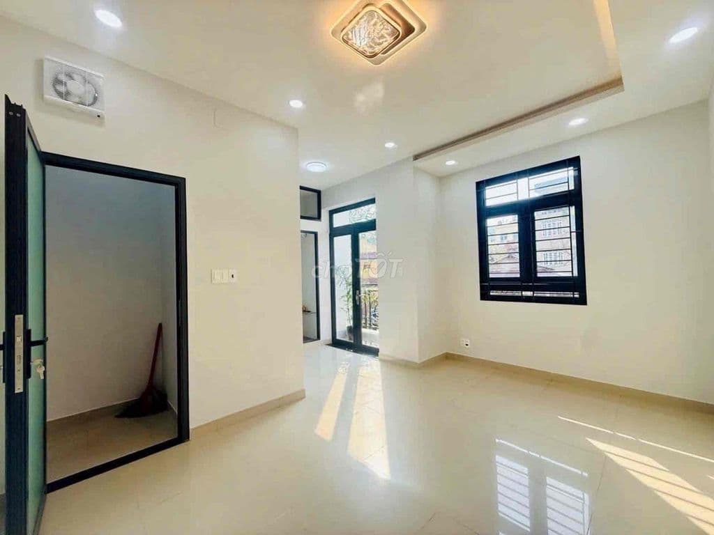 NHÀ ĐẸP 3 LẦU ĐƯỜNG XE HƠI NGUYỄN DUY TRINH CHỈ HƠN 8 TỶ * DT: 5,7 x - Ảnh 3