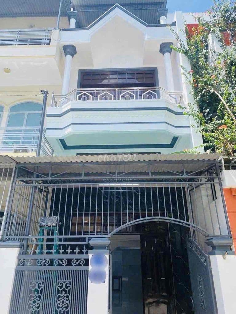 HẼM XE HƠI SANG XỊN KHU VIP NHỨT Q4 KHU CÔNG CHỨC KẾ BÊN CC Millennium - Ảnh 2