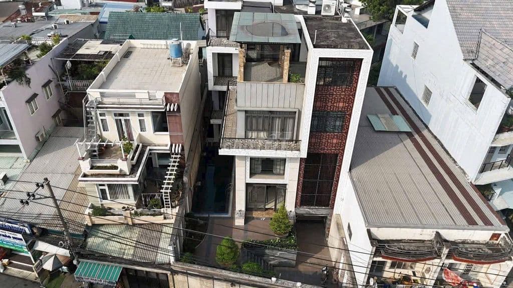 GIẢM 15 TỶ - BIỆT THỰ SÂN VƯỜN – 305M² (12.5×24.5M) – 1 HẦM + 5 TẦNG