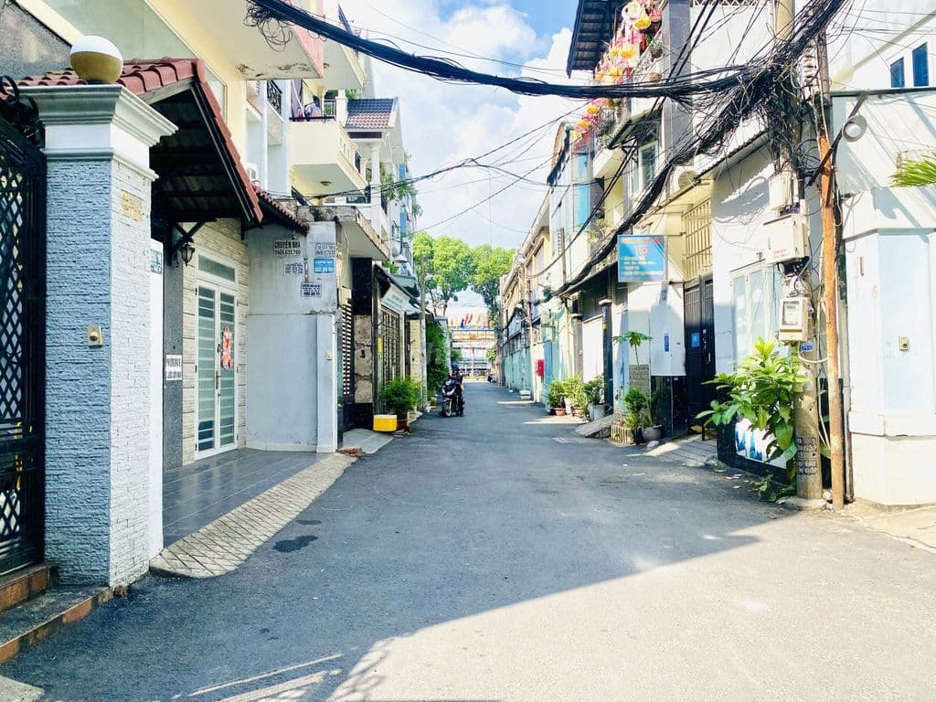 NHÀ HIẾM. QUANG TRUNG, GV - HẺM XE TẢI - CÓ PN TRỆT CHỈ 5T5 TL NGAY