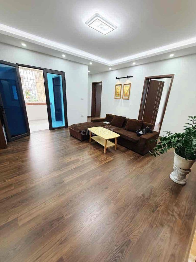 Siêu phẩm CC Tân Mai, lô góc, DT khủng, ba ban công, view mặt phố