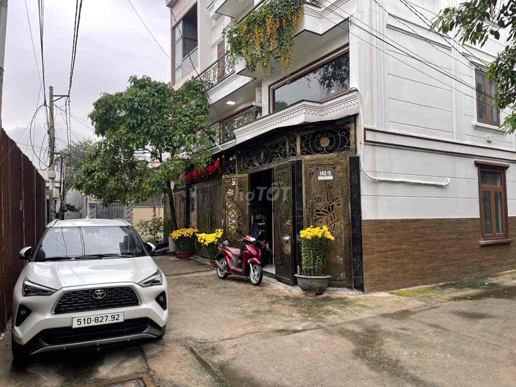 Nhà bán quận Gò ngay bờ kè đường thống nhất