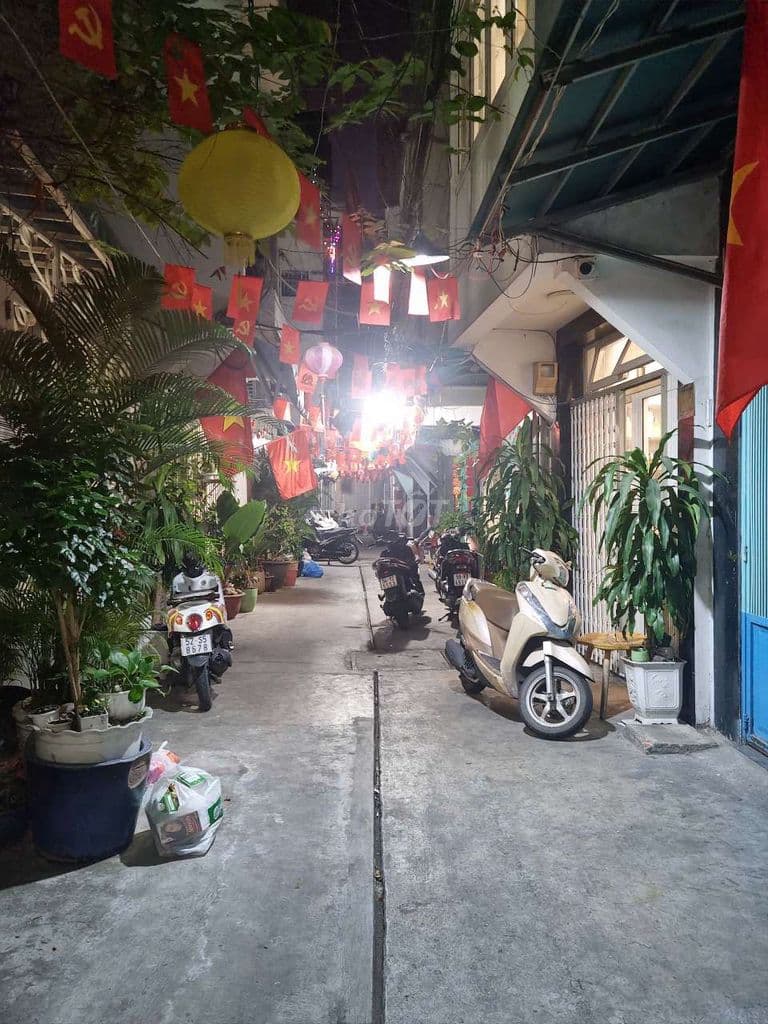 HXH VIP VƯỜN CHUỐI – 5 TẦNG – 102M2 SD – CHỈ NHỈNH 6 TỶ