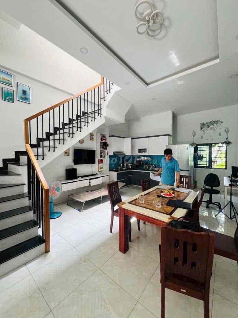 BÁN GẤP CĂN NHÀ MẶT TIỀN ĐƯỜNG XÃ QUI ĐỨC - 63M2 - SHR - Ảnh 3