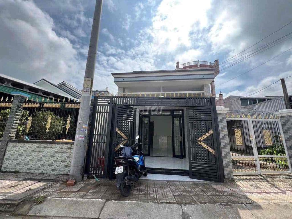 Bán Gấp căn nhà cấp 4 ngay chợ Bình Chánh SHR Giá 820TR